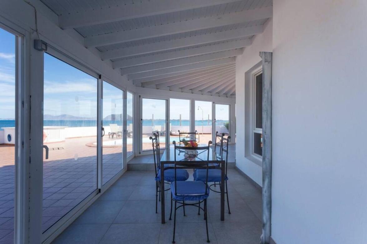 Corralejo Beachfront Villa Remos With Lobos Island View, Private Pool, Wifi & Bbq By Amazzzing Travel Exterior foto