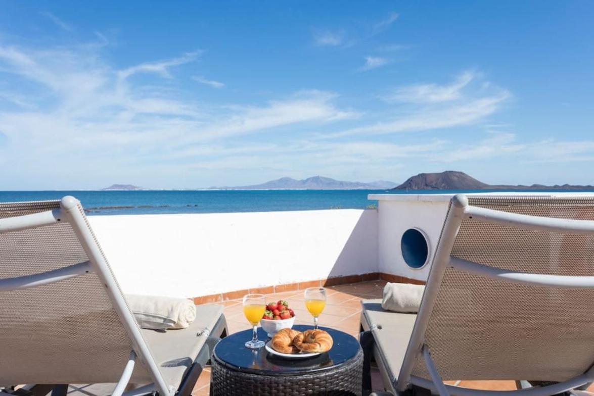 Corralejo Beachfront Villa Remos With Lobos Island View, Private Pool, Wifi & Bbq By Amazzzing Travel Exterior foto